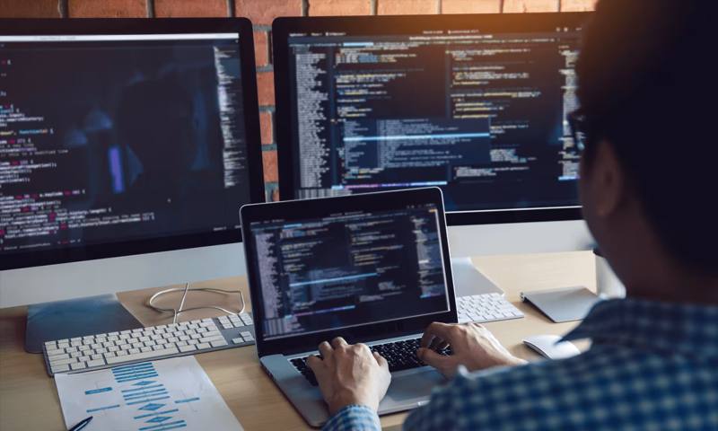 数据科学选型：R与Python如何赋能东光县网站建设？